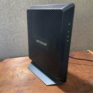 NETGEAR Nighthawk AC1900 C7000v2 Wi Fi Cable Modem Router